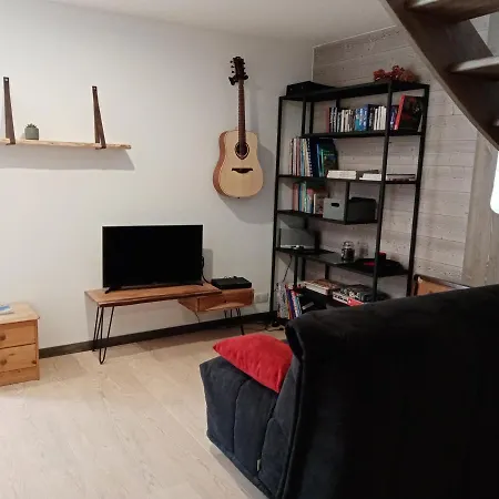 En Bois Avec Et Sauna A Chatel, 10 Couchages - Fr-1-198-213 Alpesi faház *