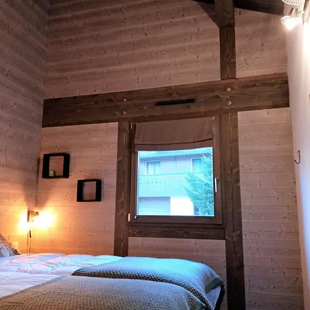 En Bois Avec Et Sauna A Chatel, 10 Couchages - Fr-1-198-213 * Châtel