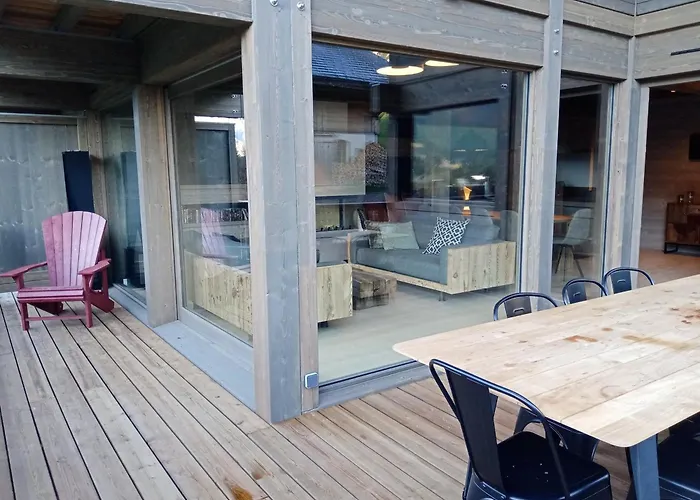 En Bois Avec Et Sauna A Chatel, 10 Couchages - Fr-1-198-213 샬레 *
